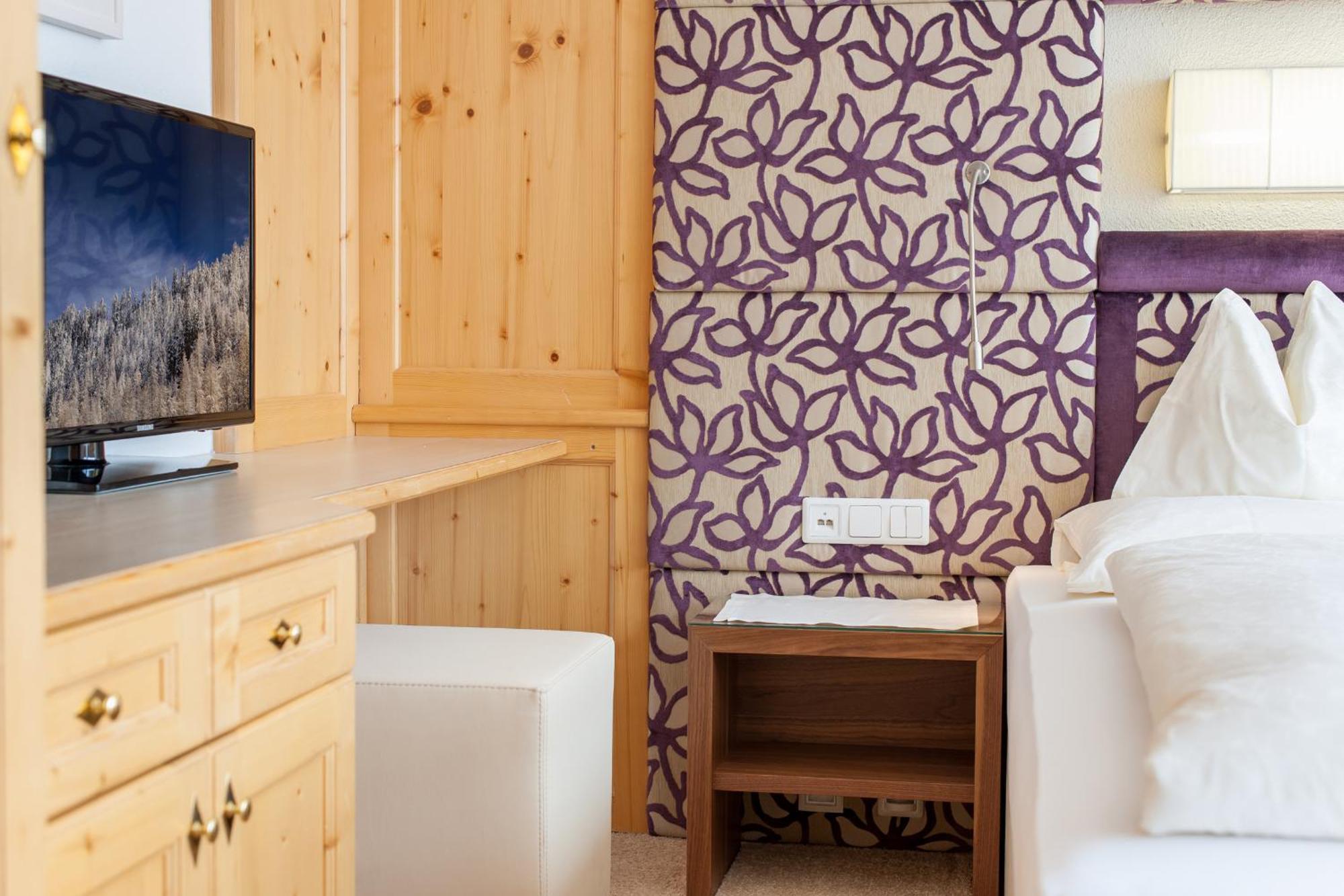 Hotel Gotthard-Zeit オーバーグールグル 部屋 写真